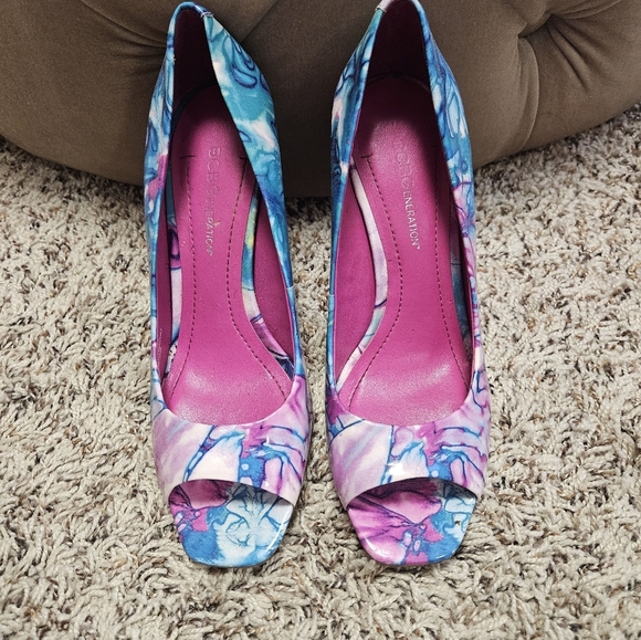 BCBGeneration Splattered Heel - Picture 2 of 12